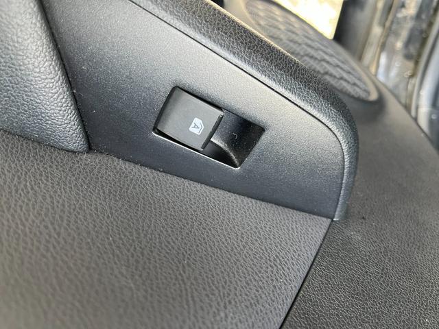 プリウス S セーフティセンスBT接続ナビ地デジBカメラETCドライブレコーダー ETC レーンアシスト オートクルーズコントロール バックカメラ アルミホイール オートマチックハイビーム LEDヘッドランプ(25枚目)