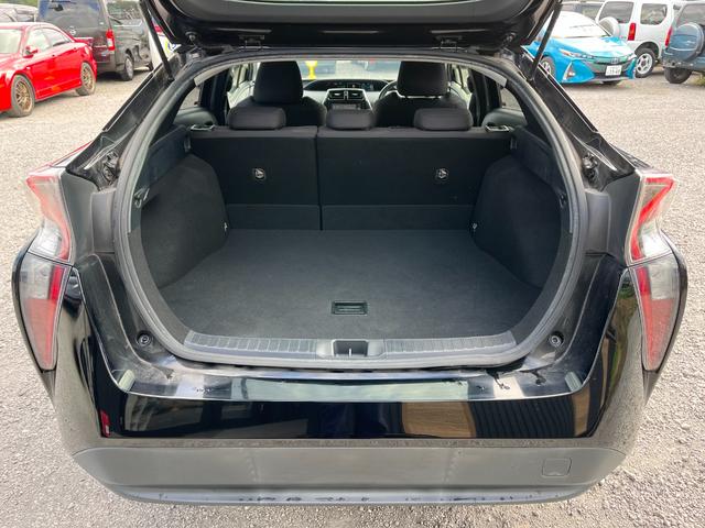 プリウス S セーフティセンスBT接続ナビ地デジBカメラETCドライブレコーダー ETC レーンアシスト オートクルーズコントロール バックカメラ アルミホイール オートマチックハイビーム LEDヘッドランプ(27枚目)