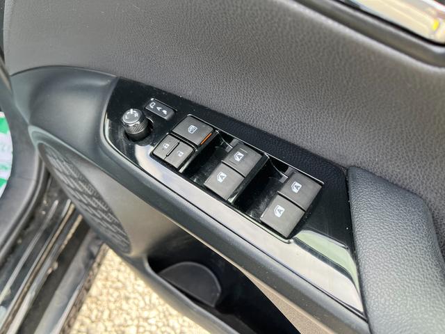 プリウス S セーフティセンスBT接続ナビ地デジBカメラETCドライブレコーダー ETC レーンアシスト オートクルーズコントロール バックカメラ アルミホイール オートマチックハイビーム LEDヘッドランプ(32枚目)