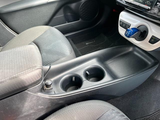 プリウス S セーフティセンスBT接続ナビ地デジBカメラETCドライブレコーダー ETC レーンアシスト オートクルーズコントロール バックカメラ アルミホイール オートマチックハイビーム LEDヘッドランプ(49枚目)