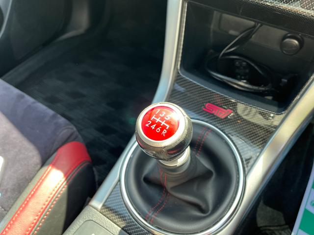 ＷＲＸ ＳＴＩ ＳＴＩ　６速ＭＴ１オーナーフルノーマルＯＰ大型ＲウイングＢＴ接続ナビＢカメラ　４ＷＤ　ＥＴＣ　ナビ　ＴＶ　アルミホイール　オートライト　ＬＥＤヘッドランプ　　スマートキー　電動格納ミラー　盗難防止システム（6枚目）