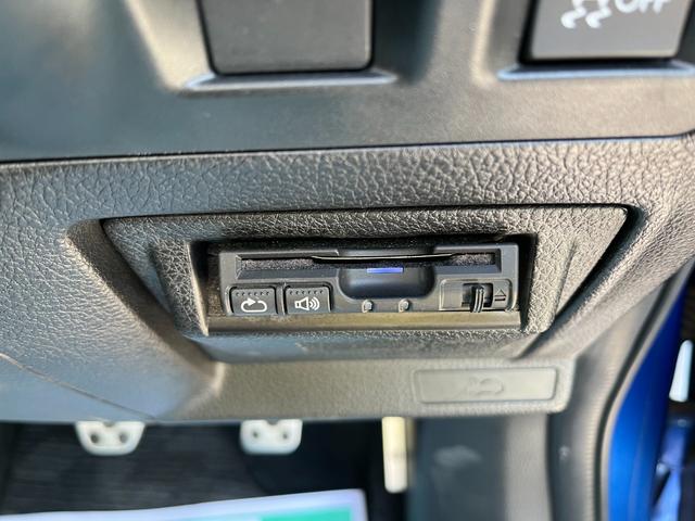 ＷＲＸ ＳＴＩ ＳＴＩ　６速ＭＴ１オーナーフルノーマルＯＰ大型ＲウイングＢＴ接続ナビＢカメラ　４ＷＤ　ＥＴＣ　ナビ　ＴＶ　アルミホイール　オートライト　ＬＥＤヘッドランプ　　スマートキー　電動格納ミラー　盗難防止システム（8枚目）