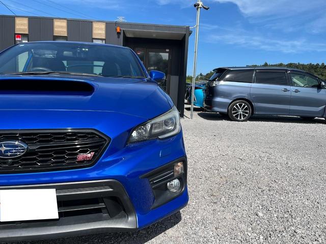 ＷＲＸ ＳＴＩ ＳＴＩ　６速ＭＴ１オーナーフルノーマルＯＰ大型ＲウイングＢＴ接続ナビＢカメラ　４ＷＤ　ＥＴＣ　ナビ　ＴＶ　アルミホイール　オートライト　ＬＥＤヘッドランプ　　スマートキー　電動格納ミラー　盗難防止システム（13枚目）