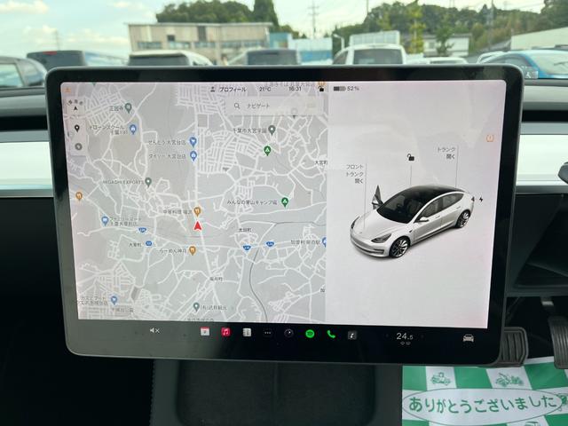モデル３ ロングレンジ　ＡＷＤ　オートパイロット白革シート／パノラマガラスルーフ全席シートヒーターＰゲート　ＥＴＣ　クリアランスソナー　バックカメラ　サイドカメラ　ナビ　アルミホイール　サンルーフ　ＡＴ　パワーシート（4枚目）