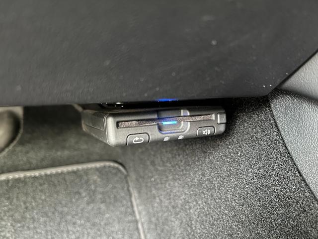 モデル３ ロングレンジ　ＡＷＤ　オートパイロット白革シート／パノラマガラスルーフ全席シートヒーターＰゲート　ＥＴＣ　クリアランスソナー　バックカメラ　サイドカメラ　ナビ　アルミホイール　サンルーフ　ＡＴ　パワーシート（8枚目）