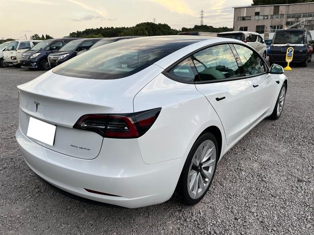 モデル３ ロングレンジ　ＡＷＤ　オートパイロット白革シート／パノラマガラスルーフ全席シートヒーターＰゲート　ＥＴＣ　クリアランスソナー　バックカメラ　サイドカメラ　ナビ　アルミホイール　サンルーフ　ＡＴ　パワーシート（16枚目）