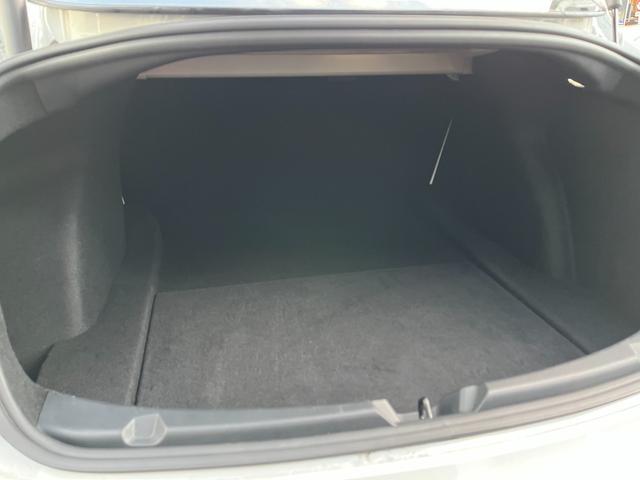モデル３ ロングレンジ　ＡＷＤ　オートパイロット白革シート／パノラマガラスルーフ全席シートヒーターＰゲート　ＥＴＣ　クリアランスソナー　バックカメラ　サイドカメラ　ナビ　アルミホイール　サンルーフ　ＡＴ　パワーシート（23枚目）