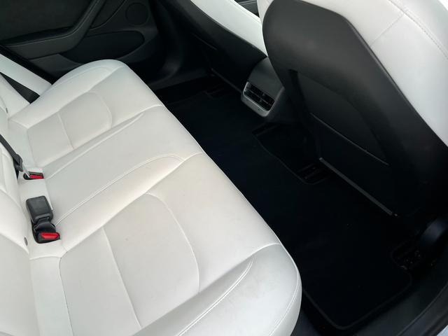モデル３ ロングレンジ　ＡＷＤ　オートパイロット白革シート／パノラマガラスルーフ全席シートヒーターＰゲート　ＥＴＣ　クリアランスソナー　バックカメラ　サイドカメラ　ナビ　アルミホイール　サンルーフ　ＡＴ　パワーシート（39枚目）