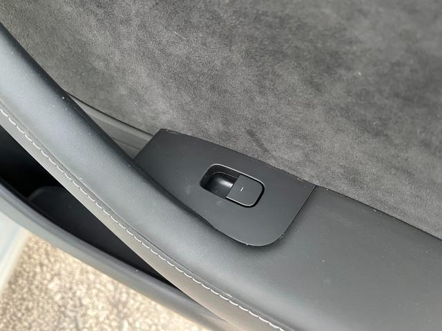 モデル３ ロングレンジ　ＡＷＤ　オートパイロット白革シート／パノラマガラスルーフ全席シートヒーターＰゲート　ＥＴＣ　クリアランスソナー　バックカメラ　サイドカメラ　ナビ　アルミホイール　サンルーフ　ＡＴ　パワーシート（49枚目）