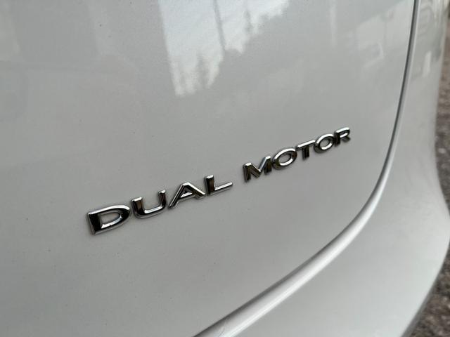 モデル３ ロングレンジ　ＡＷＤ　オートパイロット白革シート／パノラマガラスルーフ全席シートヒーターＰゲート　ＥＴＣ　クリアランスソナー　バックカメラ　サイドカメラ　ナビ　アルミホイール　サンルーフ　ＡＴ　パワーシート（59枚目）