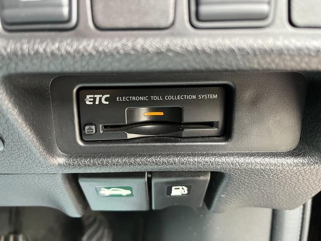 エクストレイル ２０Ｘ　エマージェンシーブレーキパッケージ　ＥＴＣ　全周囲カメラ　クリアランスソナー　衝突被害軽減システム　ナビ　ＴＶ　電動リアゲート　アルミホイール　スマートキー　アイドリングストップ　シートヒーター　ＣＶＴ　盗難防止システム　衝突安全ボディ（5枚目）