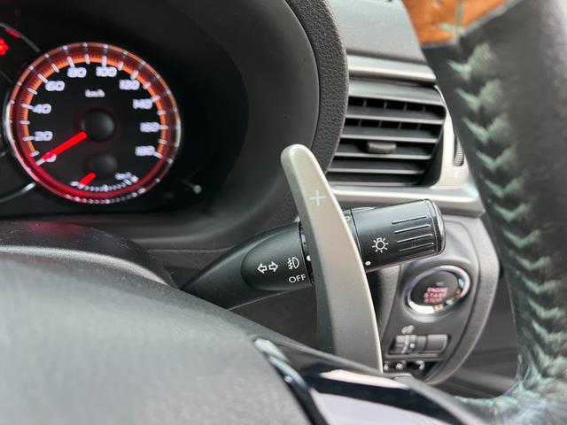 エクシーガクロスオーバー７ ２．５ｉアイサイト　ＯＰウルトラスエードコンビシートＢＴ接続ナビＢカメラ地デジＥＴＣ　４ＷＤ　　オートクルーズコントロール　パワーシート　衝突被害軽減システム　ナビ　　スマートキー　アイドリングストップ　　シートヒーター（32枚目）