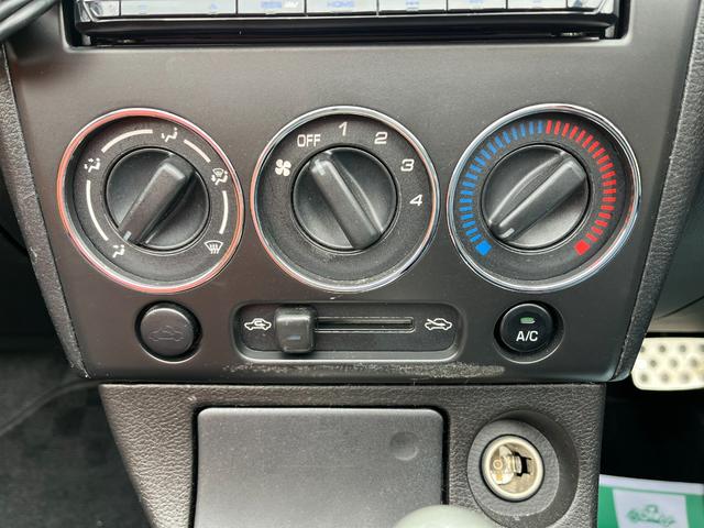 コペン アルティメットエディション　オープンカー　ＥＴＣ　ＴＶ　ＡＴ　キーレスエントリー　シートヒーター　アルミホイール　衝突安全ボディ　ＡＢＳ　ＣＤ　ＵＳＢ　エアコン（6枚目）