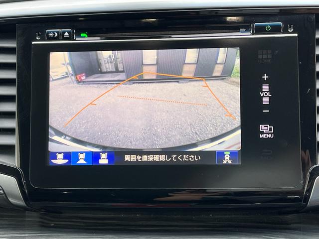 オデッセイ アブソルート・ＥＸ　ＥＴＣ　バックカメラ　ＴＶ　オートクルーズコントロール　衝突被害軽減システム　両側電動スライドドア　ＬＥＤヘッドランプ　スマートキー　アイドリングストップ　電動格納ミラー　３列シート　ウォークスルー（3枚目）