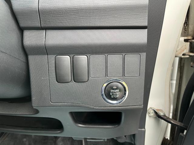 ムーヴ カスタム　Ｘ　ＨＩＤ　ＬＥＤヘッドランプ　スマートキー　電動格納ミラー　ベンチシート　ＣＶＴ　盗難防止システム　ＡＢＳ　ＣＤ　アルミホイール　衝突安全ボディ　エアコン　パワーステアリング　パワーウィンドウ（5枚目）