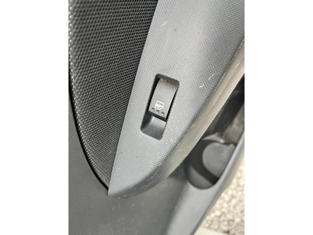ムーヴ カスタム　Ｘ　ＨＩＤ　ＬＥＤヘッドランプ　スマートキー　電動格納ミラー　ベンチシート　ＣＶＴ　盗難防止システム　ＡＢＳ　ＣＤ　アルミホイール　衝突安全ボディ　エアコン　パワーステアリング　パワーウィンドウ（31枚目）