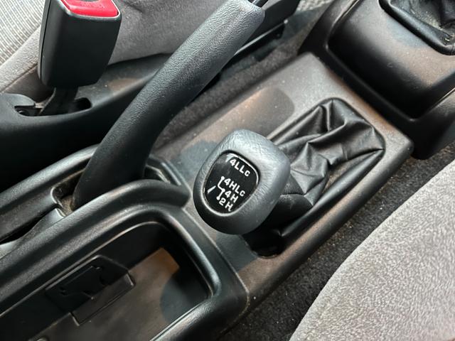 パジェロイオ ＺＲ　５速ＭＴフルノーマル　４ＷＤ　アルミホイール　電動格納ミラー　ＭＴ　盗難防止システム　衝突安全ボディ　カセット　ＡＢＳ　エアコン　パワーステアリング　パワーウィンドウ（6枚目）