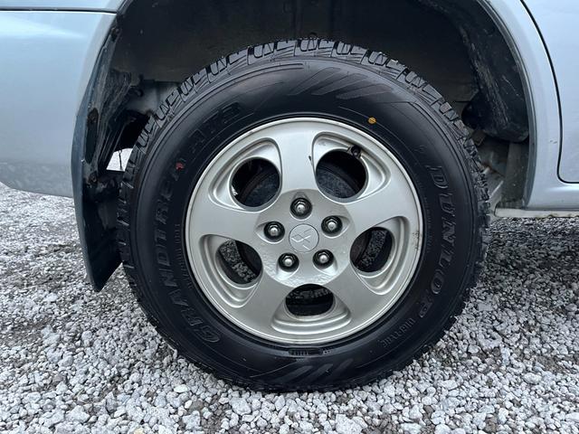 パジェロイオ ＺＲ　５速ＭＴフルノーマル　４ＷＤ　アルミホイール　電動格納ミラー　ＭＴ　盗難防止システム　衝突安全ボディ　カセット　ＡＢＳ　エアコン　パワーステアリング　パワーウィンドウ（39枚目）