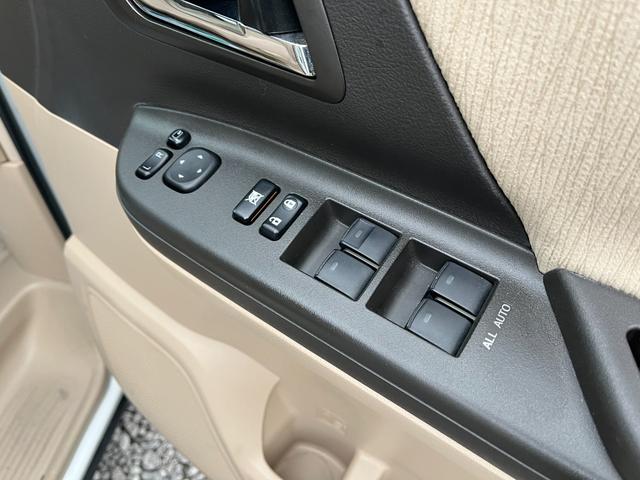 アルファードハイブリッド Ｘ　大画面ナビＢＴ接続Ｂカメラ地デジ両側電動ドア４ＷＤ　ＥＴＣ　バックカメラ　ナビ　ＴＶ　クリアランスソナー　オートクルーズコントロール　両側電動スライドドア　　スマートキー　　３列シート　オットマン（8枚目）