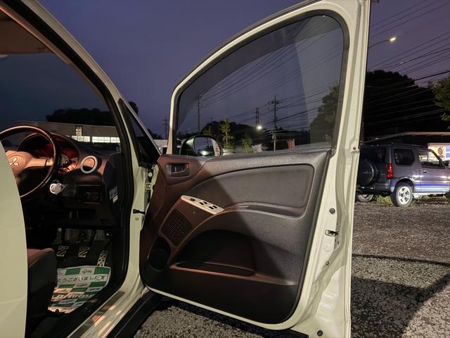 コルト ラリーアート バージョンR 5速MT/WORKエモーションAW HID ターボ キーレスエントリー 電動格納ミラー MT 盗難防止システム 衝突安全ボディ ABS ESC CD エアコン パワーステアリング パワーウィンドウ(24枚目)