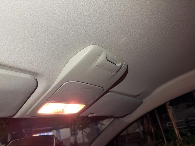 コルト ラリーアート バージョンR 5速MT/WORKエモーションAW HID ターボ キーレスエントリー 電動格納ミラー MT 盗難防止システム 衝突安全ボディ ABS ESC CD エアコン パワーステアリング パワーウィンドウ(30枚目)