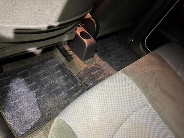 コルト ラリーアート バージョンR 5速MT/WORKエモーションAW HID ターボ キーレスエントリー 電動格納ミラー MT 盗難防止システム 衝突安全ボディ ABS ESC CD エアコン パワーステアリング パワーウィンドウ(34枚目)