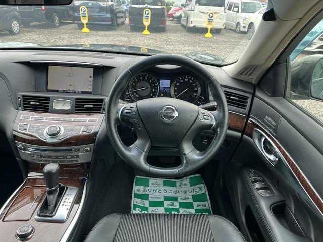 フーガ ２５０ＧＴ　１オーナー／フルノーマルＢＴ接続純正ナビＢカメラ地デジ半革シートスマートキーー　ＥＴＣ　オートクルーズコントロールＨＩＤ　ＡＴ　スマートキー　電動格納ミラー　盗難防止システム　パワーシート　オットマン（2枚目）