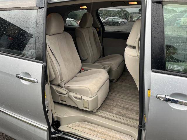 TOYOTA ESTIMA HYBRID X