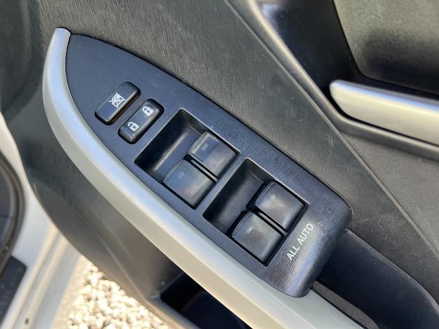 プリウス S 後期型BT接続ナビ地デジ車検二年 アルミホイール HID CVT スマートキー 電動格納ミラー 盗難防止システム CD DVD再生 Bluetooth 衝突安全ボディ ABS エアコン(11枚目)