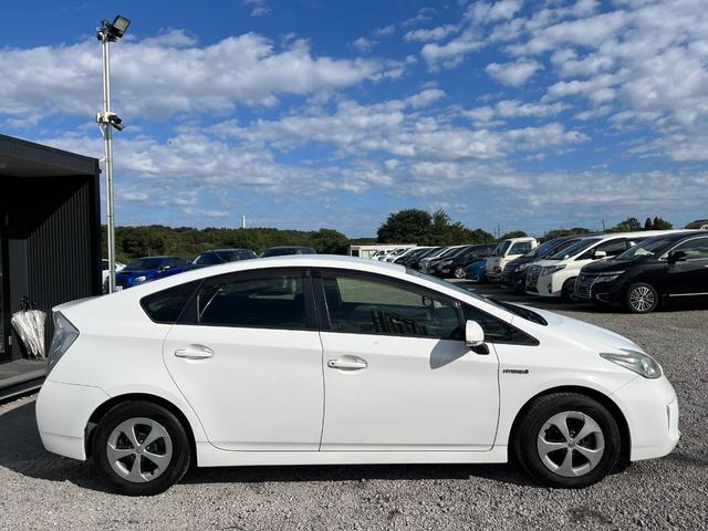 プリウス S 後期型BT接続ナビ地デジ車検二年 アルミホイール HID CVT スマートキー 電動格納ミラー 盗難防止システム CD DVD再生 Bluetooth 衝突安全ボディ ABS エアコン(13枚目)