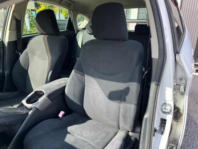 プリウス S 後期型BT接続ナビ地デジ車検二年 アルミホイール HID CVT スマートキー 電動格納ミラー 盗難防止システム CD DVD再生 Bluetooth 衝突安全ボディ ABS エアコン(42枚目)