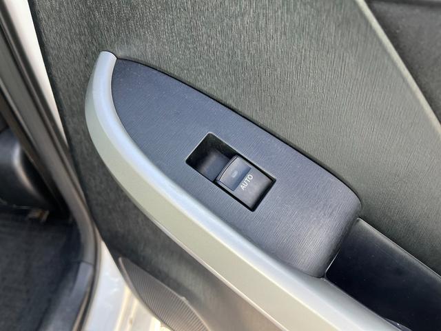 プリウス S 後期型BT接続ナビ地デジ車検二年 アルミホイール HID CVT スマートキー 電動格納ミラー 盗難防止システム CD DVD再生 Bluetooth 衝突安全ボディ ABS エアコン(48枚目)