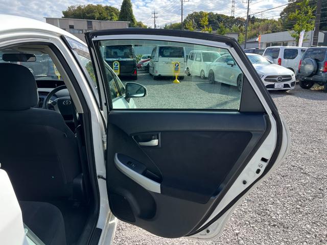 プリウス S 後期型BT接続ナビ地デジ車検二年 アルミホイール HID CVT スマートキー 電動格納ミラー 盗難防止システム CD DVD再生 Bluetooth 衝突安全ボディ ABS エアコン(49枚目)