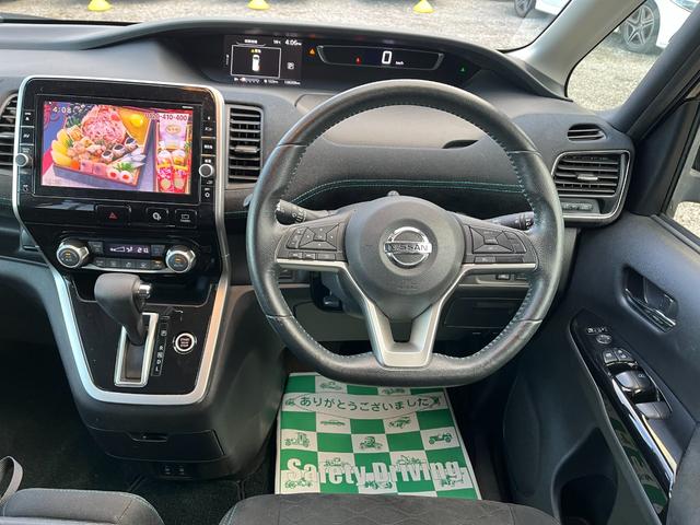 セレナ ライダー　ＥＴＣ　全周囲カメラ　ナビ　ＴＶ　クリアランスソナー　オートクルーズコントロール　パークアシスト　衝突被害軽減システム　両側電動スライドドア　スマートキー　アイドリングストップ　電動格納ミラー（2枚目）