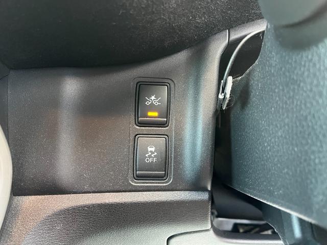 セレナ ライダー　ＥＴＣ　全周囲カメラ　ナビ　ＴＶ　クリアランスソナー　オートクルーズコントロール　パークアシスト　衝突被害軽減システム　両側電動スライドドア　スマートキー　アイドリングストップ　電動格納ミラー（8枚目）