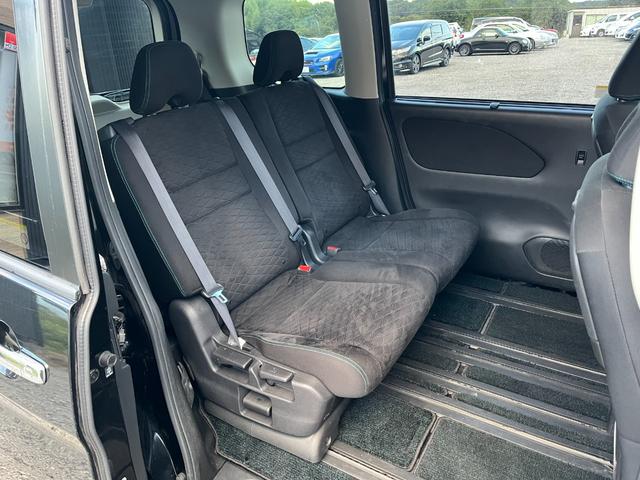 セレナ ライダー　ＥＴＣ　全周囲カメラ　ナビ　ＴＶ　クリアランスソナー　オートクルーズコントロール　パークアシスト　衝突被害軽減システム　両側電動スライドドア　スマートキー　アイドリングストップ　電動格納ミラー（51枚目）