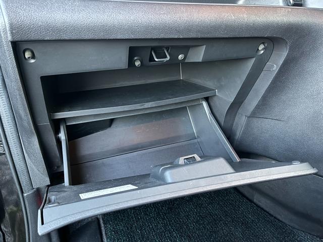 セレナ ライダー　ＥＴＣ　全周囲カメラ　ナビ　ＴＶ　クリアランスソナー　オートクルーズコントロール　パークアシスト　衝突被害軽減システム　両側電動スライドドア　スマートキー　アイドリングストップ　電動格納ミラー（52枚目）