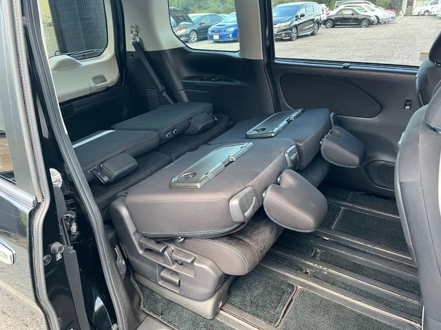 セレナ ライダー　ＥＴＣ　全周囲カメラ　ナビ　ＴＶ　クリアランスソナー　オートクルーズコントロール　パークアシスト　衝突被害軽減システム　両側電動スライドドア　スマートキー　アイドリングストップ　電動格納ミラー（56枚目）