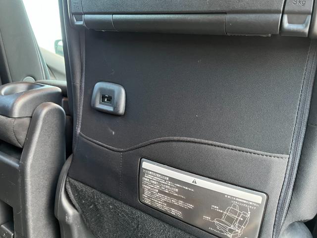 セレナ ライダー　ＥＴＣ　全周囲カメラ　ナビ　ＴＶ　クリアランスソナー　オートクルーズコントロール　パークアシスト　衝突被害軽減システム　両側電動スライドドア　スマートキー　アイドリングストップ　電動格納ミラー（57枚目）