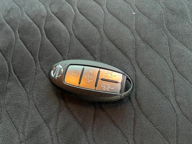 セレナ ライダー　ＥＴＣ　全周囲カメラ　ナビ　ＴＶ　クリアランスソナー　オートクルーズコントロール　パークアシスト　衝突被害軽減システム　両側電動スライドドア　スマートキー　アイドリングストップ　電動格納ミラー（66枚目）