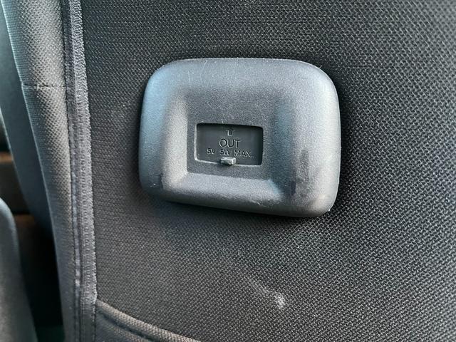 セレナ ライダー　ＥＴＣ　全周囲カメラ　ナビ　ＴＶ　クリアランスソナー　オートクルーズコントロール　パークアシスト　衝突被害軽減システム　両側電動スライドドア　スマートキー　アイドリングストップ　電動格納ミラー（77枚目）