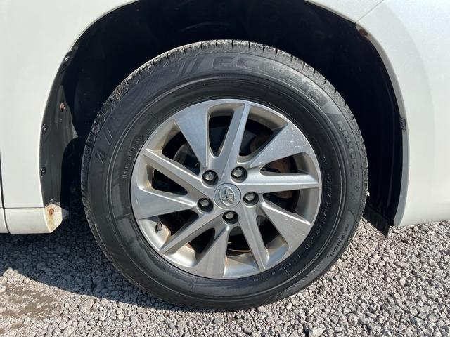 アルファードハイブリッド X BT接続ナビ地デジBカメラ電動スライドドア 4WD ETC クリアランスソナー オートクルーズコントロール オートライト HID スマートキー 電動格納ミラー 3列シート オットマン CVT(20枚目)