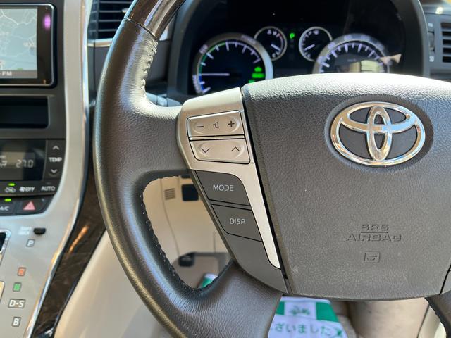 アルファードハイブリッド X BT接続ナビ地デジBカメラ電動スライドドア 4WD ETC クリアランスソナー オートクルーズコントロール オートライト HID スマートキー 電動格納ミラー 3列シート オットマン CVT(28枚目)
