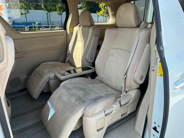 アルファードハイブリッド X BT接続ナビ地デジBカメラ電動スライドドア 4WD ETC クリアランスソナー オートクルーズコントロール オートライト HID スマートキー 電動格納ミラー 3列シート オットマン CVT(34枚目)