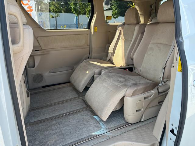 アルファードハイブリッド X BT接続ナビ地デジBカメラ電動スライドドア 4WD ETC クリアランスソナー オートクルーズコントロール オートライト HID スマートキー 電動格納ミラー 3列シート オットマン CVT(35枚目)