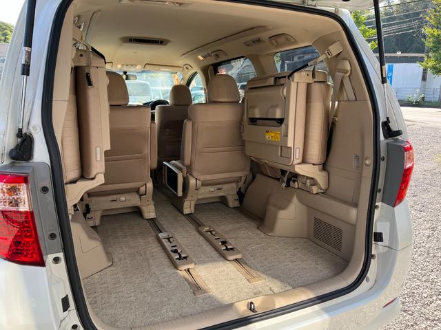 アルファードハイブリッド X BT接続ナビ地デジBカメラ電動スライドドア 4WD ETC クリアランスソナー オートクルーズコントロール オートライト HID スマートキー 電動格納ミラー 3列シート オットマン CVT(42枚目)