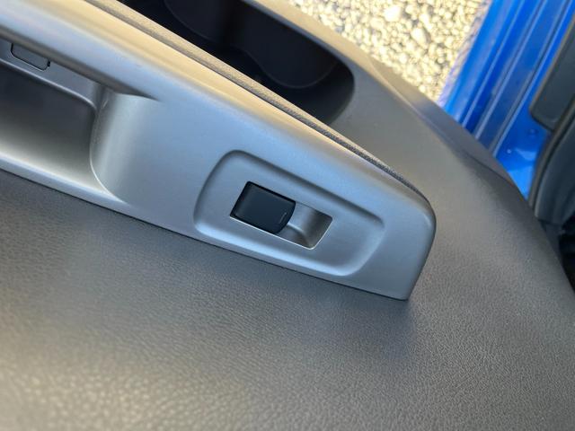 インプレッサ S-GT スポーツパッケージ 5速MTフルノーマル純正WRブルー/タイベル交換済 4WD オートクルーズコントロール アルミホイール HID MT キーレスエントリー 電動格納ミラー 盗難防止システム CD 衝突安全ボディ ABS(41枚目)