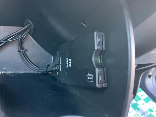 フリードハイブリッド ジャストセレクション ETC バックカメラ TV オートクルーズコントロール 両側スライド・片側電動 HID スマートキー 電動格納ミラー 3列シート CVT CD DVD再生 Bluetooth 盗難防止システム ABS(8枚目)