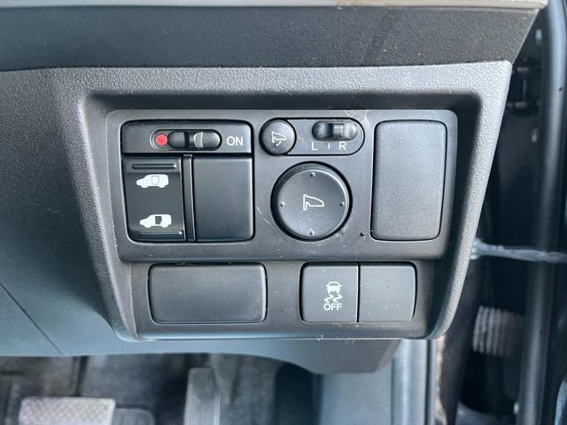 フリードハイブリッド ジャストセレクション ETC バックカメラ TV オートクルーズコントロール 両側スライド・片側電動 HID スマートキー 電動格納ミラー 3列シート CVT CD DVD再生 Bluetooth 盗難防止システム ABS(10枚目)