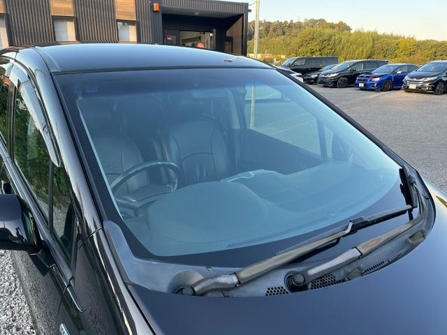 フリードハイブリッド ジャストセレクション ETC バックカメラ TV オートクルーズコントロール 両側スライド・片側電動 HID スマートキー 電動格納ミラー 3列シート CVT CD DVD再生 Bluetooth 盗難防止システム ABS(14枚目)